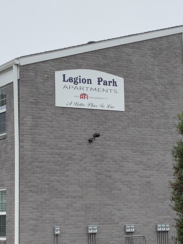 Primary Photo - 405 Legion Blvd W