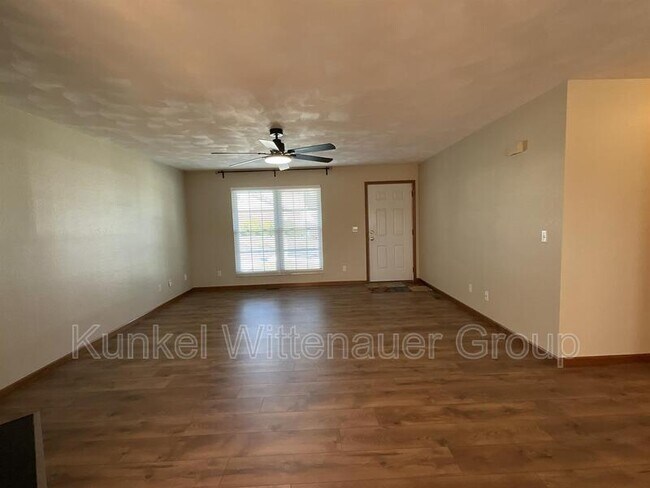 Foto del edificio - 19 Christine Dr