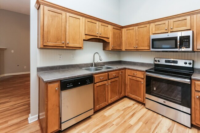 Foto del edificio - 7135 Maple Grove Rd