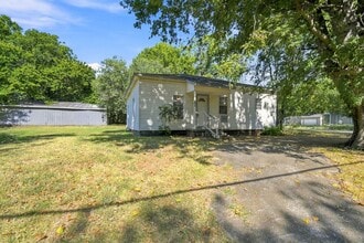 Building Photo - 707 N Gertrude Ave