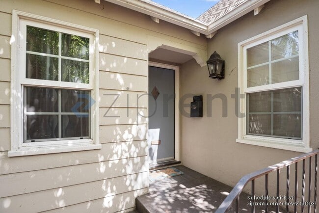 Building Photo - 2505 Adeline Dr