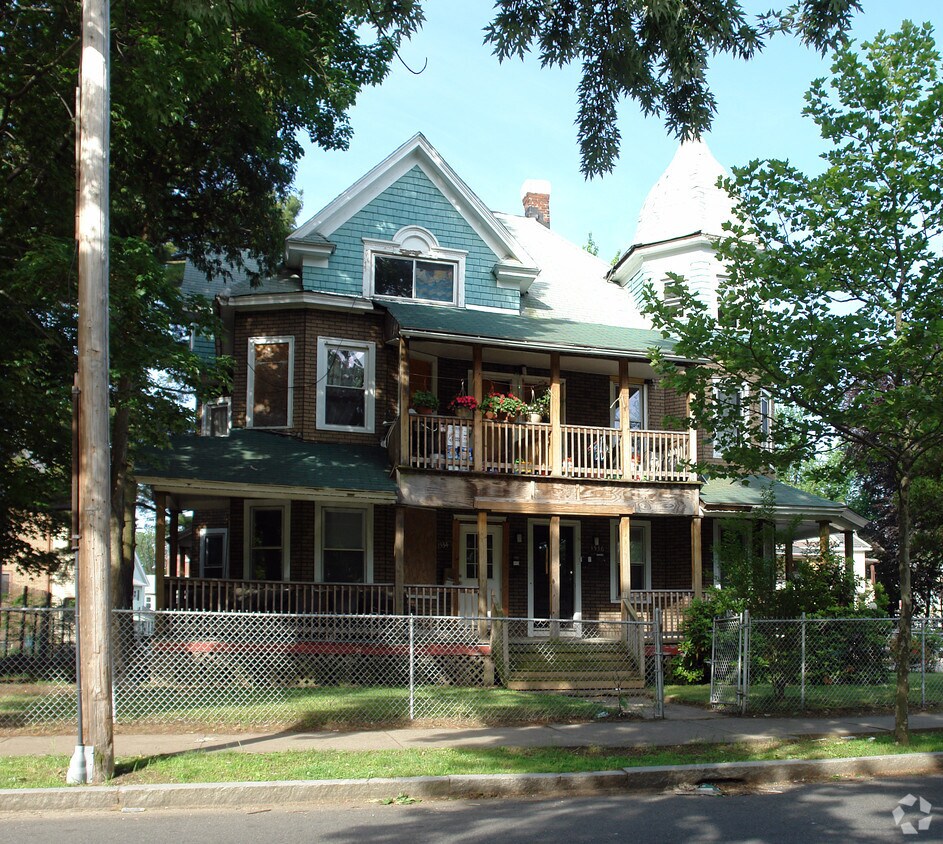 15341536 Dwight St, Springfield, MA 01107 Apartments in Springfield