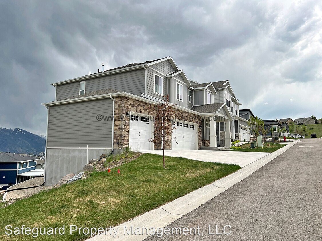 4 br, 3.5 bath House 14709 White Petal Ct House Rental in Draper