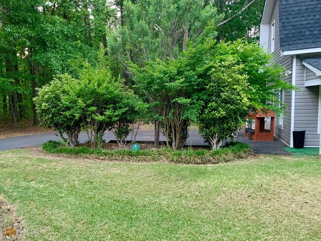 Foto del edificio - 182 Morgan Dairy Rd