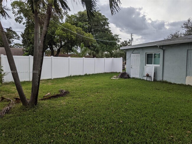 Foto del edificio - 2300 NE 11th Ave