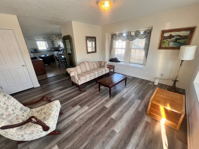 Building Photo - Christiansburg, 2BR / 2BA, Furnished Townh...