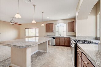 Building Photo - 6402 Parrot Ridge Ct