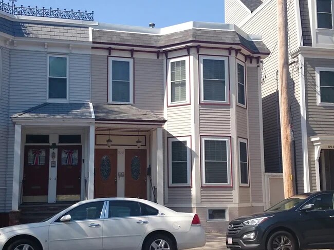 Building Photo - 892 E Broadway