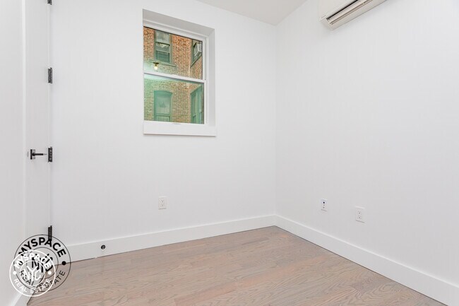Building Photo - 254 E 28th St