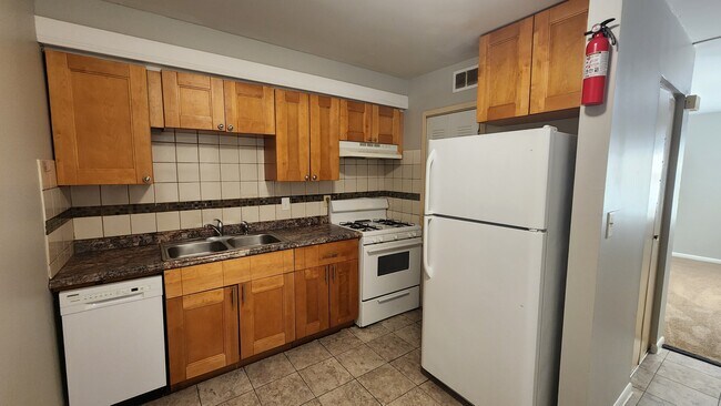 Foto del edificio - 102 W 8th Ave