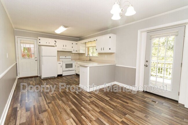 Foto del edificio - 730 Roberta Dr