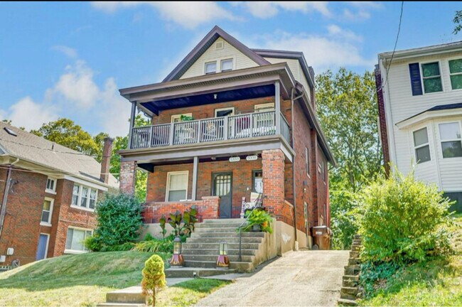 Foto del edificio - 5331 Wakefield Pl