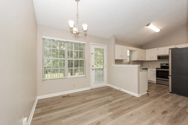 Building Photo - 3524 Calais Cir