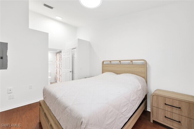 Foto del edificio - 22741 Sandy Bay Dr