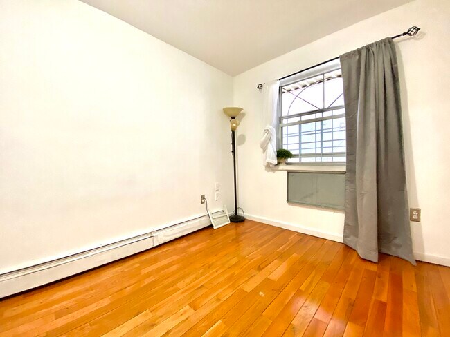 Foto del edificio - 23-18 32nd St