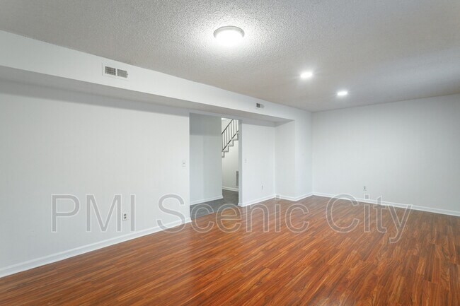 Foto del edificio - 5822 Moody Sawyer Rd