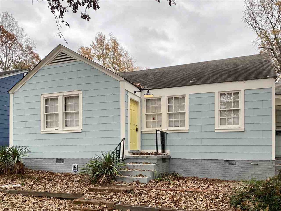 Primary Photo - 3066 Oxford Ave