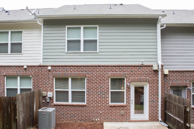 Building Photo - 1881 Millstream Hollow