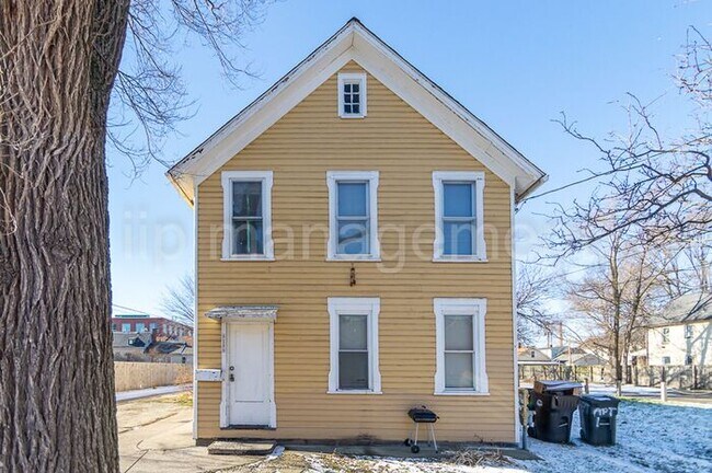 Building Photo - 3130 W 33rd St