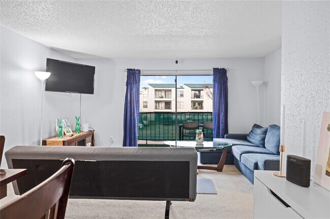 Building Photo - 2832 S Bartell Dr