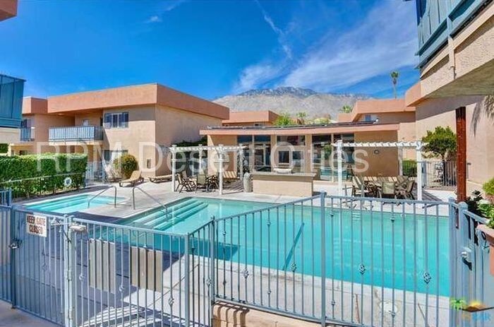 Foto principal - 400 N Sunrise Way