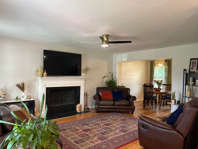 Photo - Room in House on Kennesaw Dr