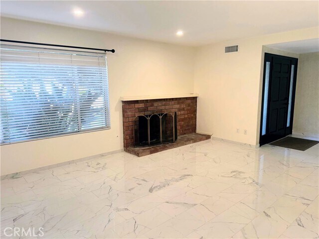 Foto del edificio - 758 E Cypress Ave