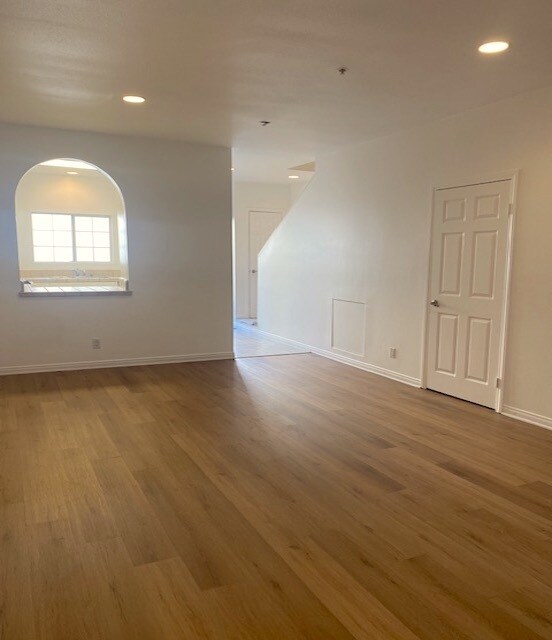 New Flooring - 5248 Satsuma Ave
