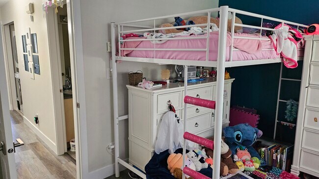 Building Photo - 15155 62A Av