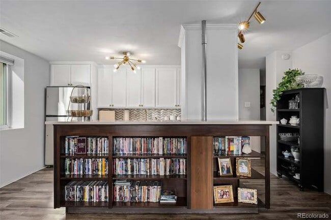 Building Photo - 800 N Washington St