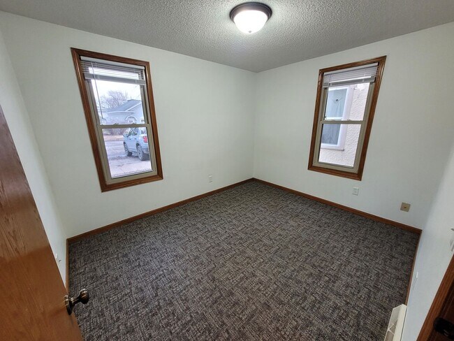 Building Photo - pp1020