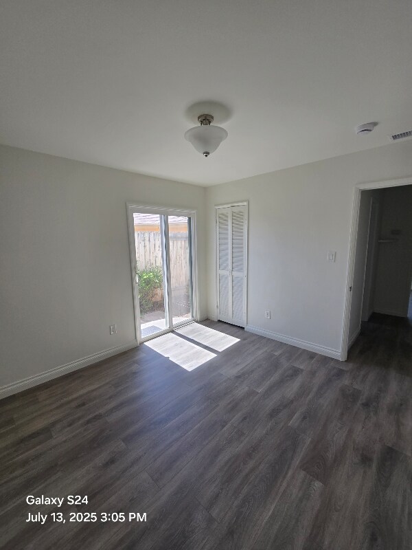 Building Photo - 9310 Manor Dr