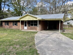 Building Photo - 115 Hardwick Rd