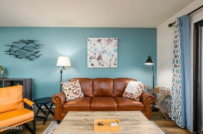 Foto del edificio - 4303 E Cactus Rd