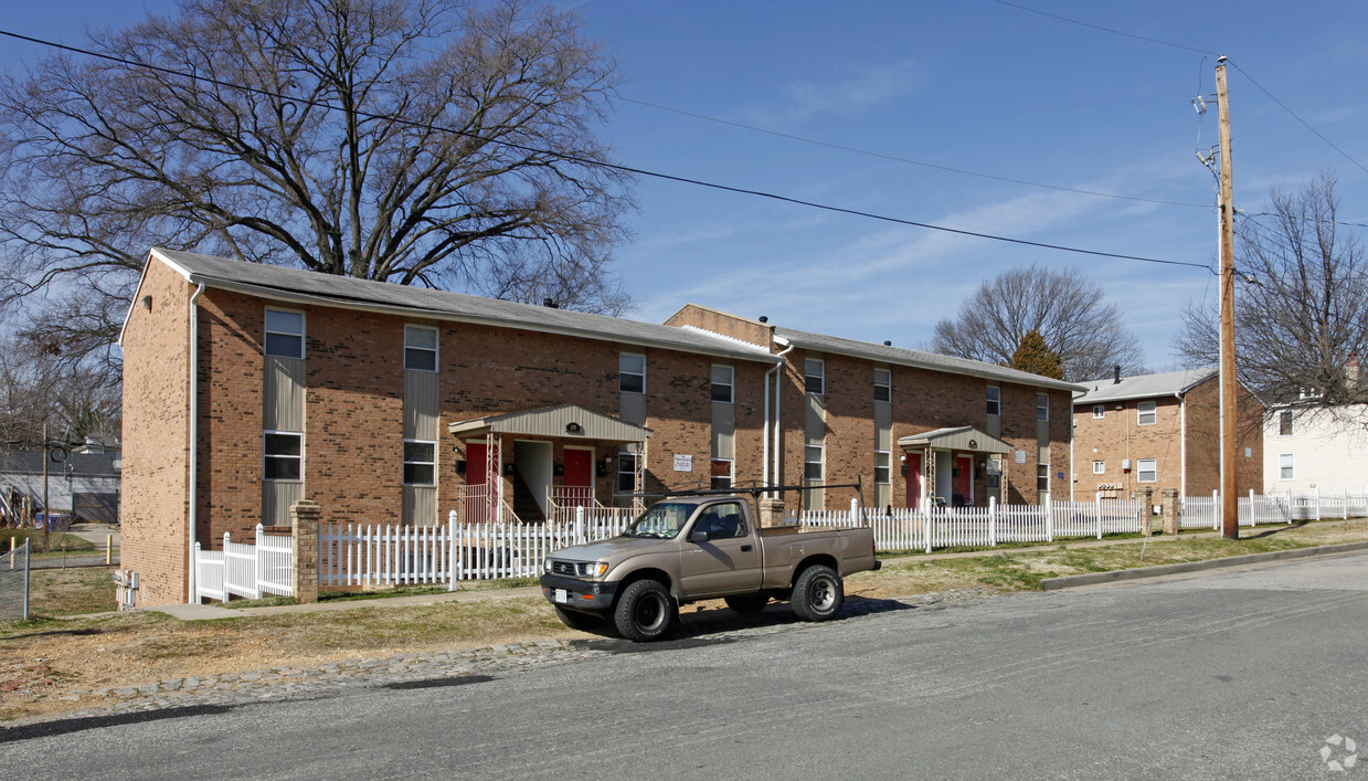 Foto del edificio - Woodland Heights Apartments