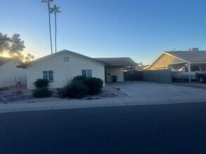 Building Photo - 5406 S Hazelton Ln