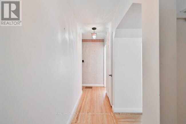 Building Photo - 72 Oriole Ave