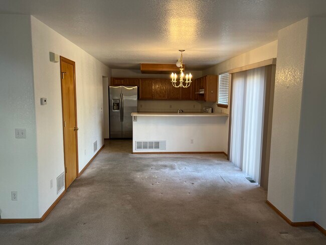 Foto del edificio - 7122 Arrowroot Ave