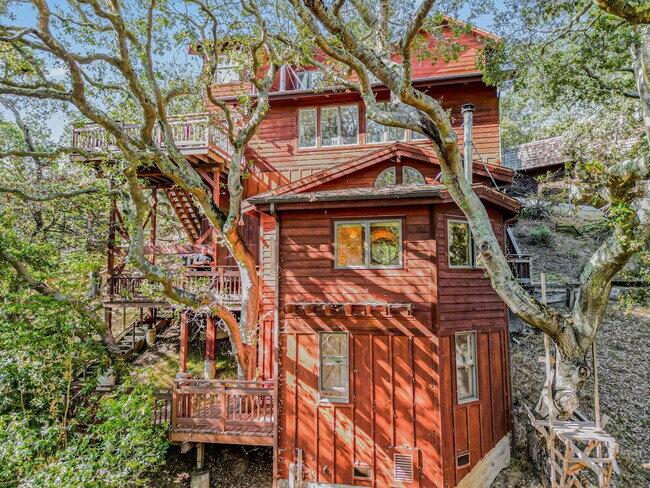 Foto del edificio - 16 Loran Ct