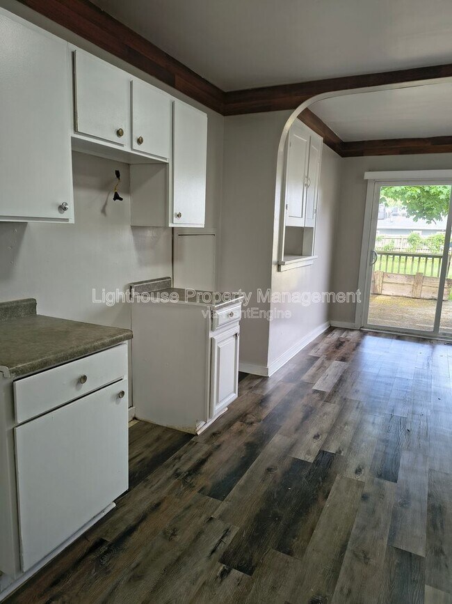 Foto del edificio - 3041 Lemuel St