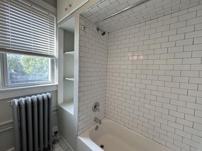 Building Photo - 1 bedroom in Chicago IL 60639