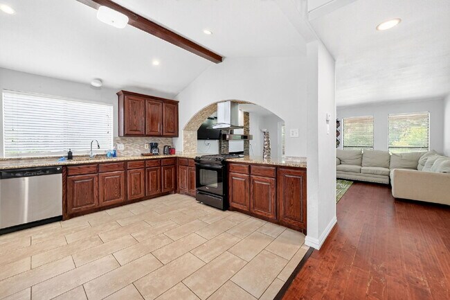 Building Photo - Beautiful Garland Home with Game Room & Scenic Views
