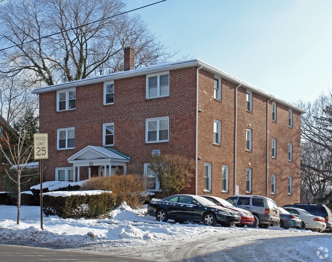 220 E Hamilton Ave, State College, PA 16801 Apartments in State
