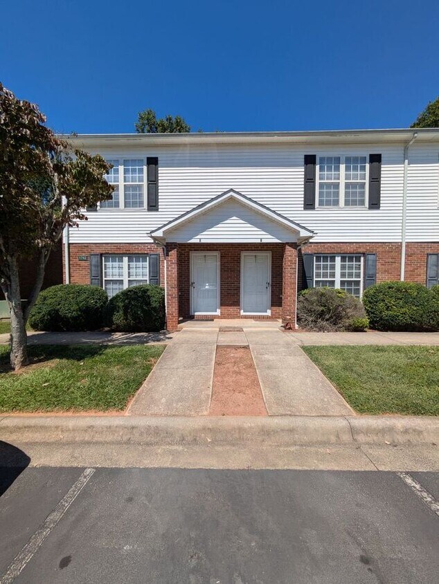 Foto principal - 2BD/2.5BA Unit at Water Oaks