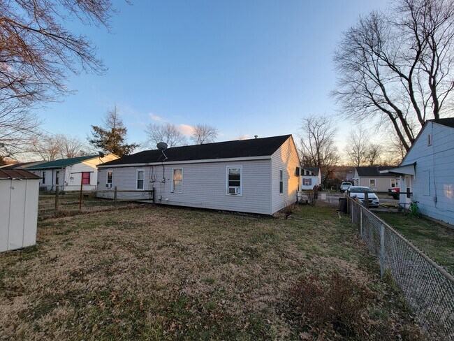 Building Photo - 2734 Furlong Ave