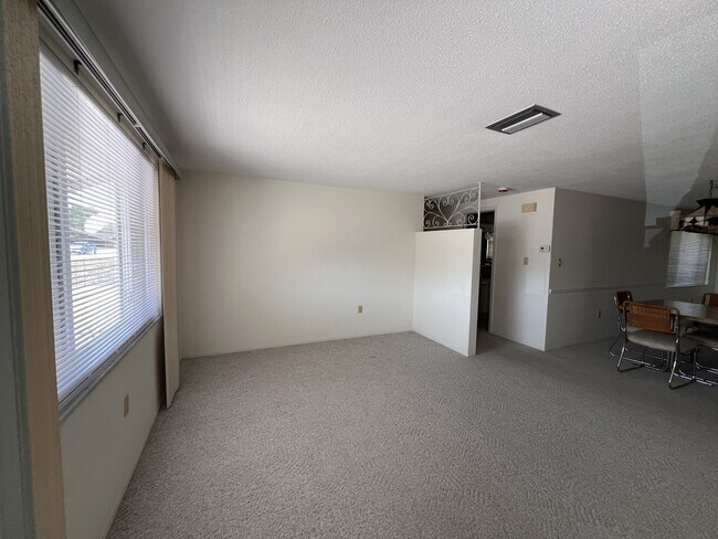 Building Photo - 10802 Laburnum Dr