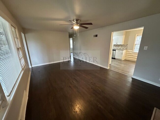 Foto del edificio - 10100 Blue Ridge Blvd