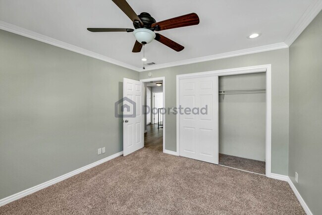 Building Photo - 13724 Cordary Ave