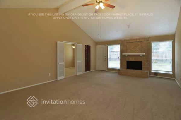 Foto principal - 5802 Longforest Dr