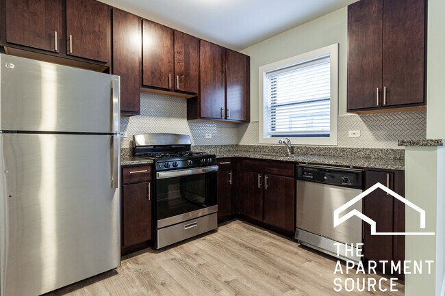 Foto del edificio - 705 W Brompton Ave